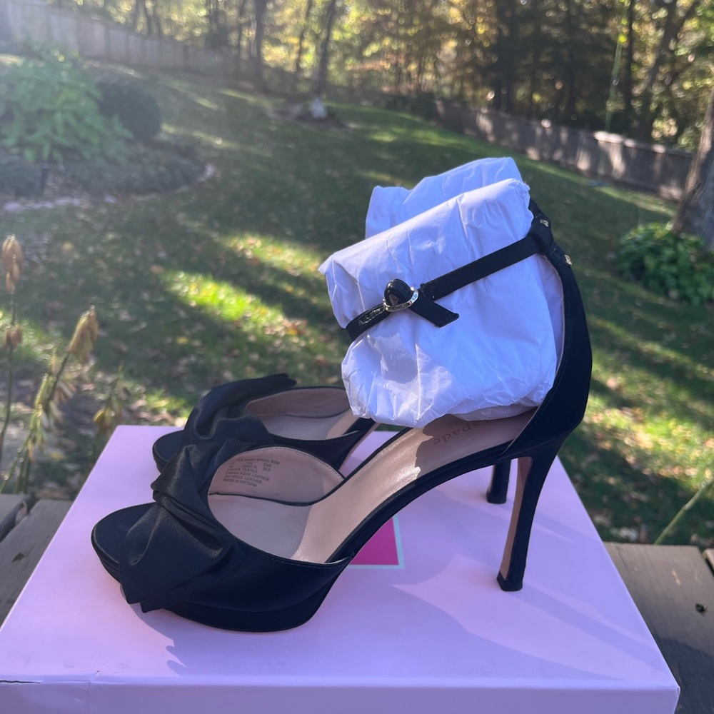 ♠️KATE SPADE BRIDAL BOW BLACK SATIN HEELS SANDALS 9 - Picture 7 of 13